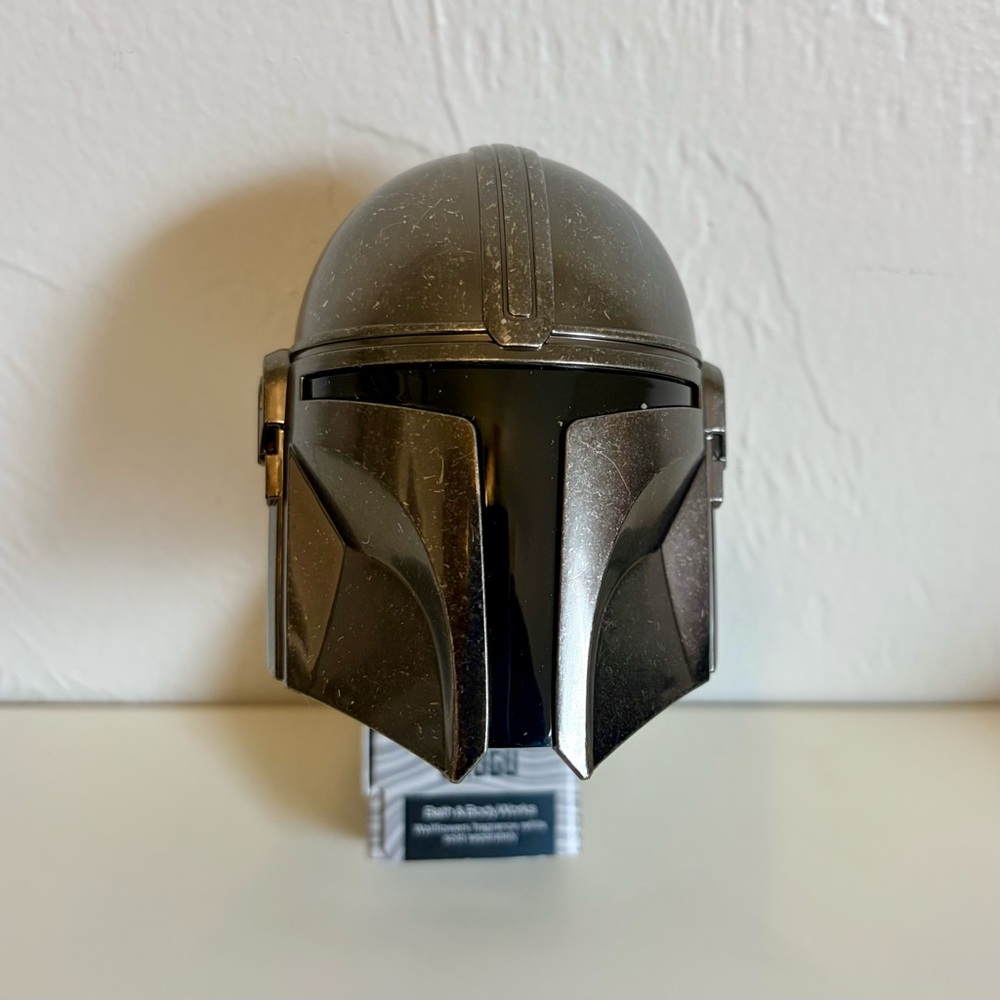 Star Wars Bath & Body Works Mandalorian Helmet Scent Control Wallflower Plug In